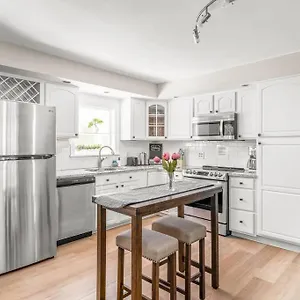  Apartment Spotless 4br Near Clt Uptown, Fast Wi-fi United States